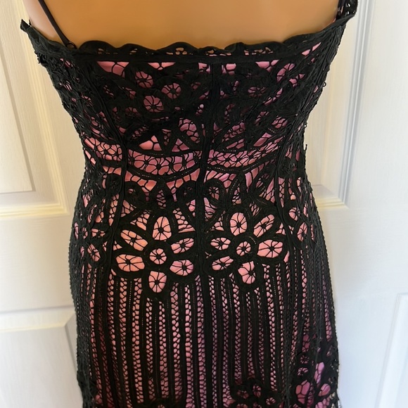 Betsy Johnson pink dress with black lace overlay. Adjustable straps sz2 - Picture 6 of 7